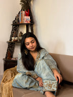 Aabroo farshi Suit Set