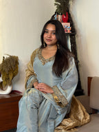 Aabroo farshi Suit Set